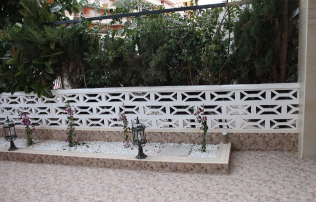 Resale - House - Punta Prima