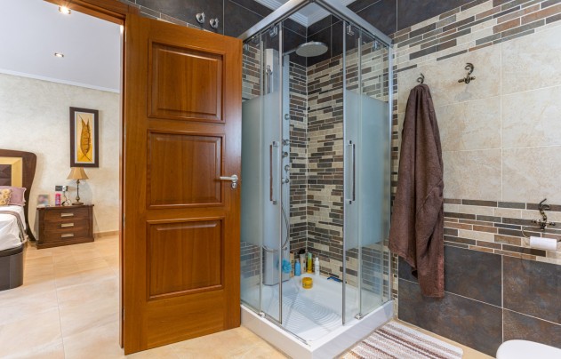 Resale - Villa - Los Montesinos - La Herrada