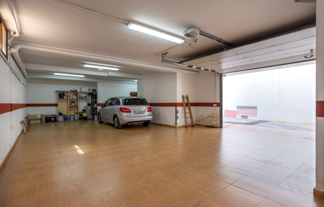 Resale - Villa - Los Montesinos - La Herrada