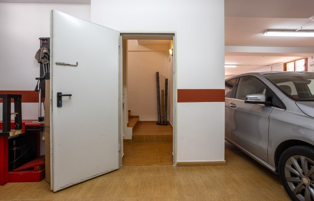 Resale - Villa - Los Montesinos - La Herrada