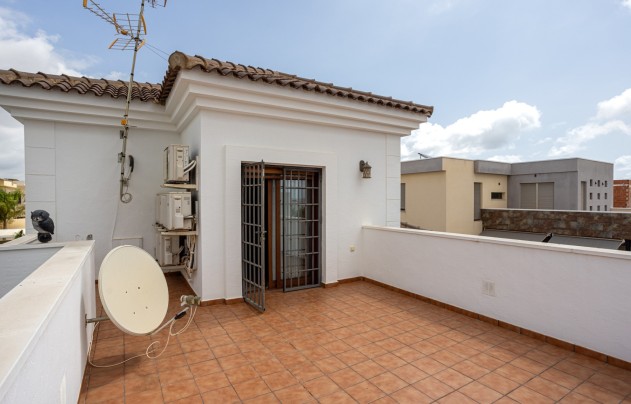 Resale - Villa - Los Montesinos - La Herrada