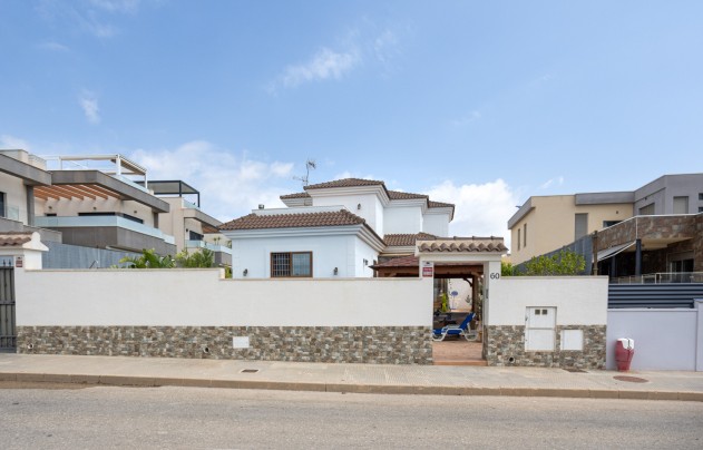 Resale - Villa - Los Montesinos - La Herrada