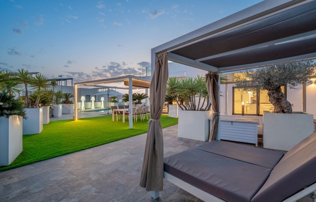 Resale - Villa - Orihuela Costa - Villamartín