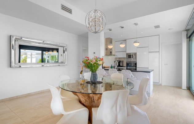 Resale - Villa - Orihuela Costa - Villamartín