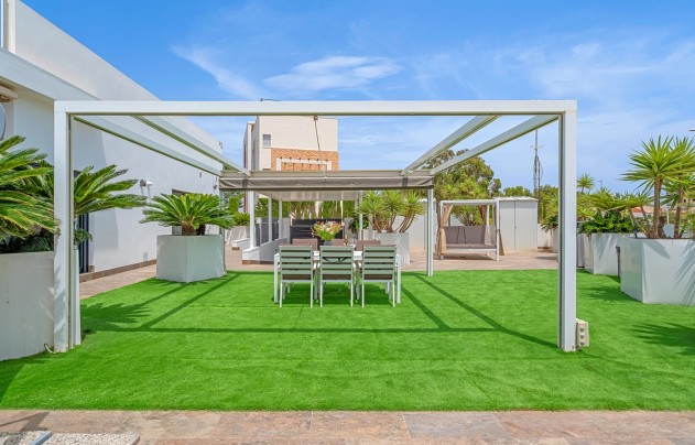 Resale - Villa - Orihuela Costa - Villamartín