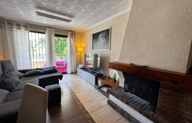 Resale - House - Punta Prima