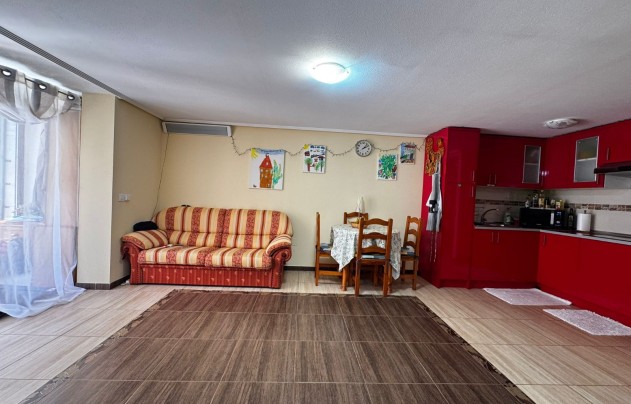 Resale - House - Punta Prima