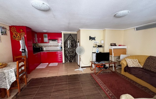 Resale - House - Punta Prima