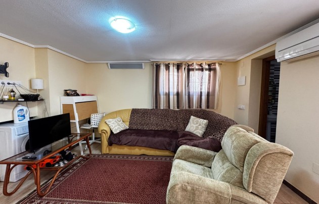 Resale - House - Punta Prima