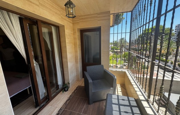 Resale - House - Punta Prima