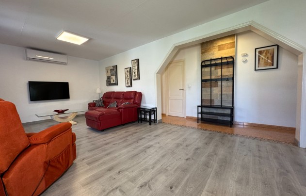 Resale - Villa - Blanca