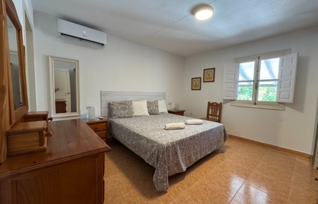 Resale - Villa - Blanca