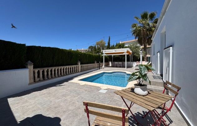 Resale - Villa - Blanca