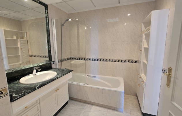 Reventa - Casa - El Campello