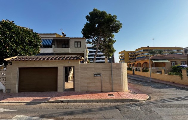 Resale - House - Punta Prima