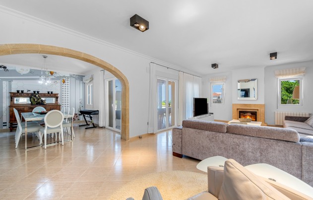 Resale - Villa - Benissa