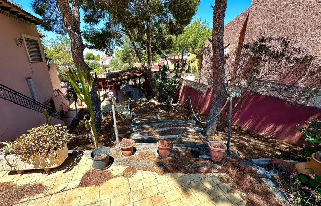 Resale - Villa - San Miguel de Salinas - Ciudad de las comunicaciones