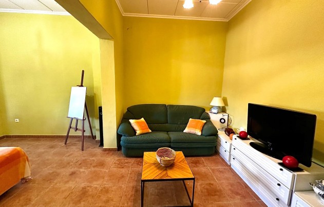 Resale - Villa - San Miguel de Salinas - Ciudad de las comunicaciones