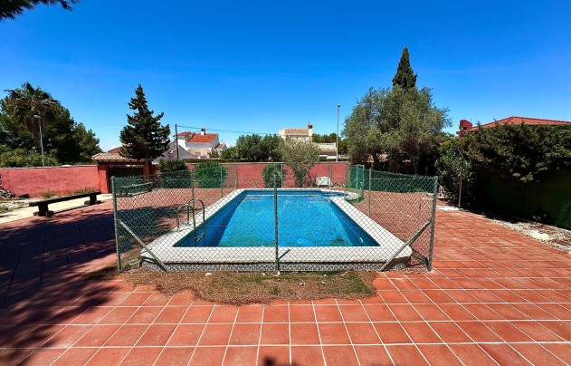 Resale - Villa - San Miguel de Salinas - Ciudad de las comunicaciones