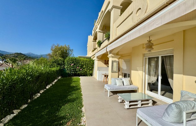 Resale - Apartment - Benahavis - La Quinta