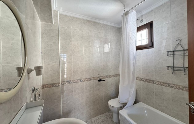 Resale - House - Punta Prima