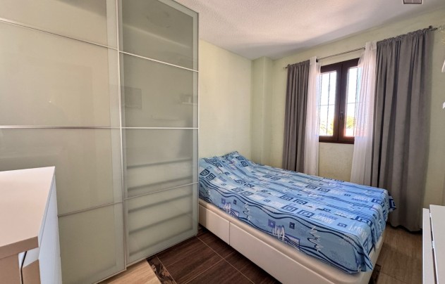 Resale - House - Punta Prima