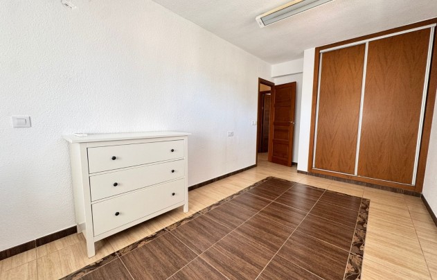 Resale - House - Punta Prima