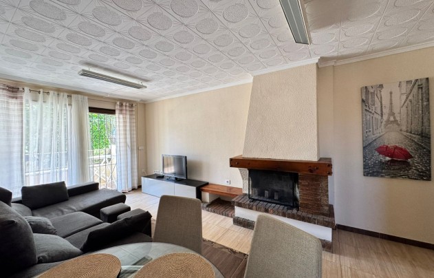 Resale - House - Punta Prima