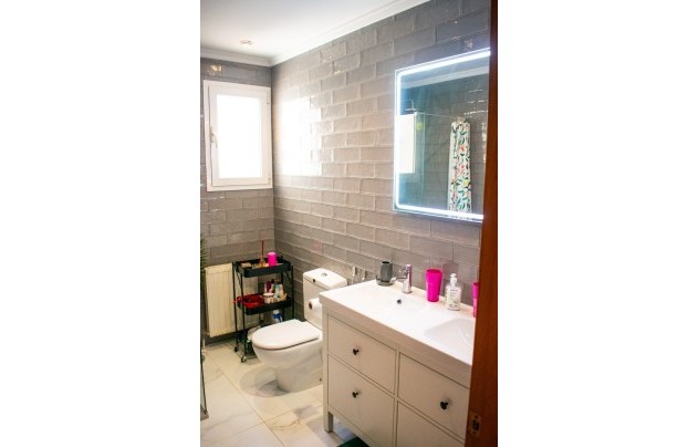 Resale - Villa - Orihuela Costa - La Zenia