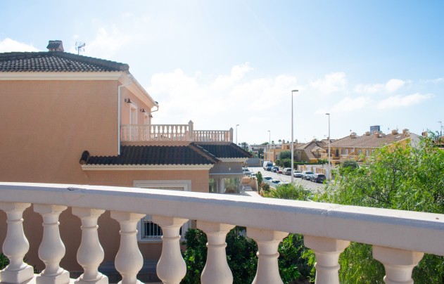 Resale - Villa - Orihuela Costa - La Zenia