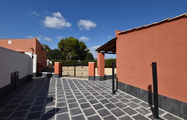 Resale - Villa - Heredades - Heradades