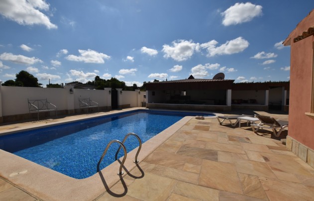 Resale - Villa - Heredades - Heradades