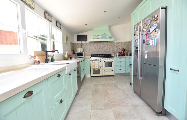 Resale - Villa - Heredades - Heradades