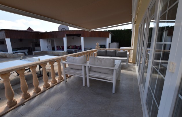 Resale - Villa - Heredades - Heradades