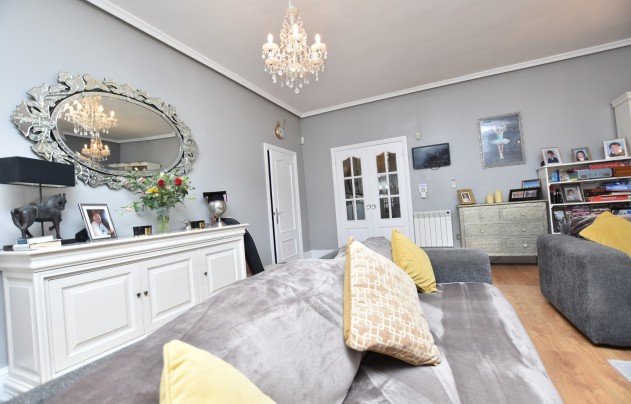 Resale - Villa - Heredades - Heradades