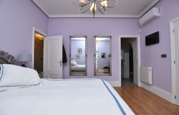 Resale - Villa - Heredades - Heradades