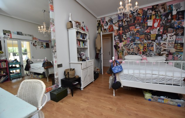 Resale - Villa - Heredades - Heradades