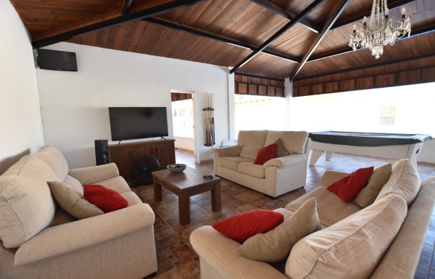 Resale - Villa - Heredades - Heradades