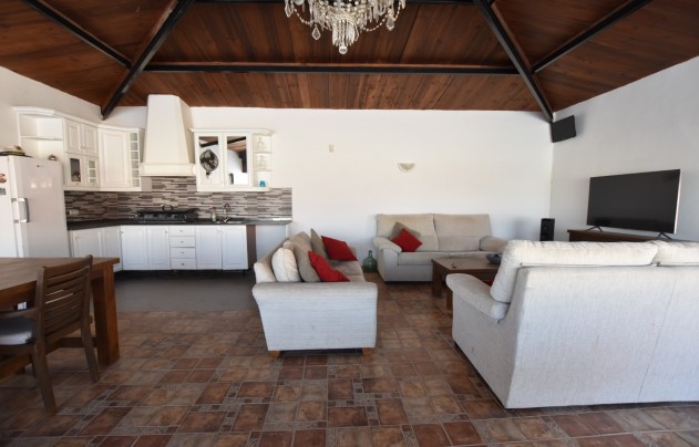 Resale - Villa - Heredades - Heradades