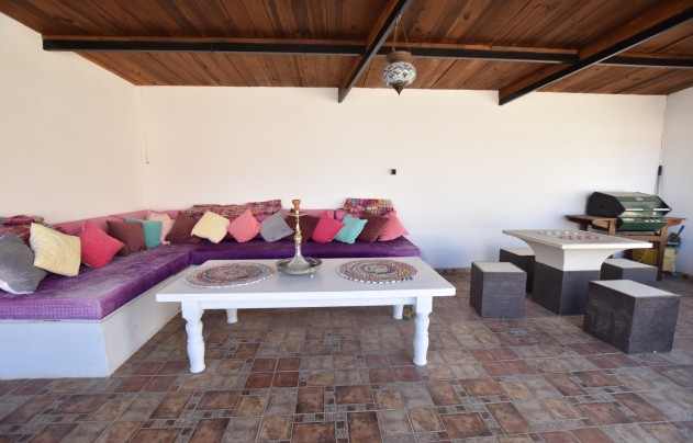 Resale - Villa - Heredades - Heradades