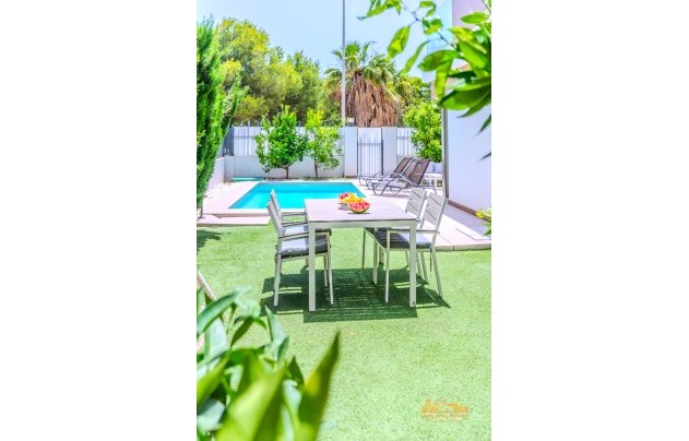 Resale - Villa - Orihuela Costa - Villamartín