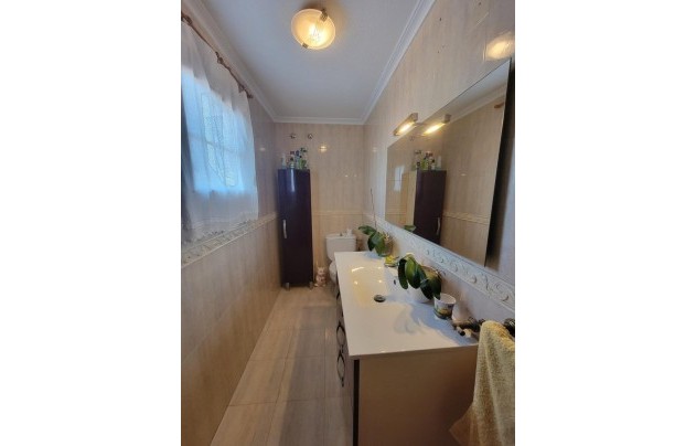 Resale - Villa - Torrevieja - Aguas Nuevas