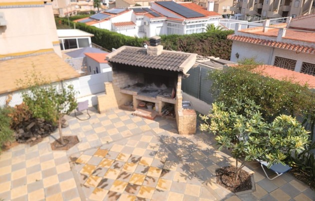 Resale - Villa - Torrevieja - Aguas Nuevas