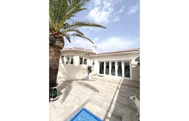 Resale - Villa - Ciudad Quesada