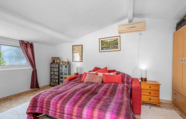 Resale - Villa - Elche