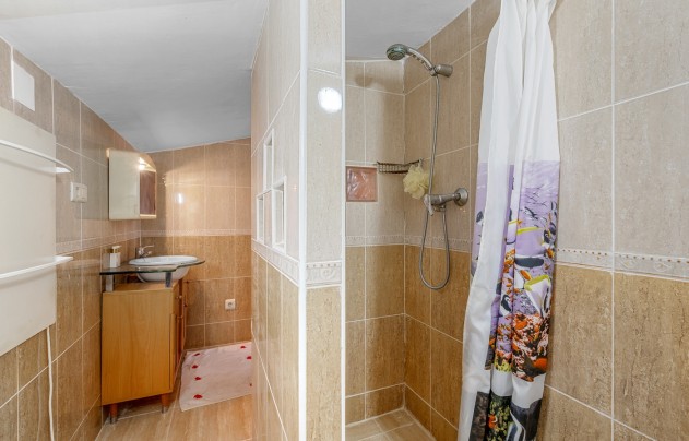 Resale - Villa - Elche