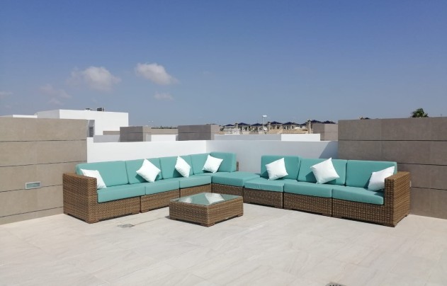 Resale - Villa - El Raso