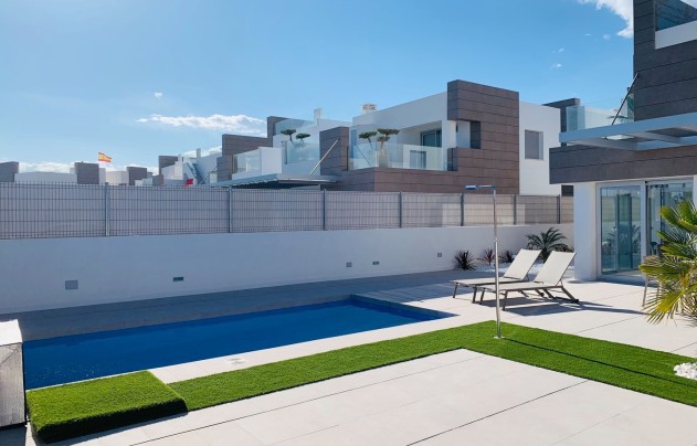 Resale - Villa - El Raso