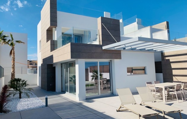 Resale - Villa - El Raso