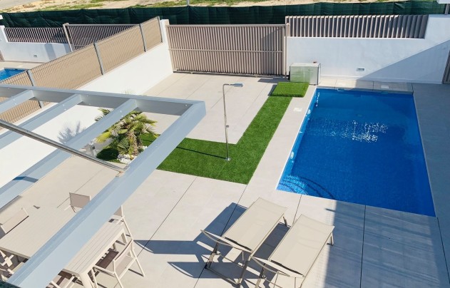 Resale - Villa - El Raso
